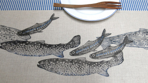 Textilgestaltung "Fische auf Leinen" von FabianUnikate, Foto: © Eva Clara Fabian