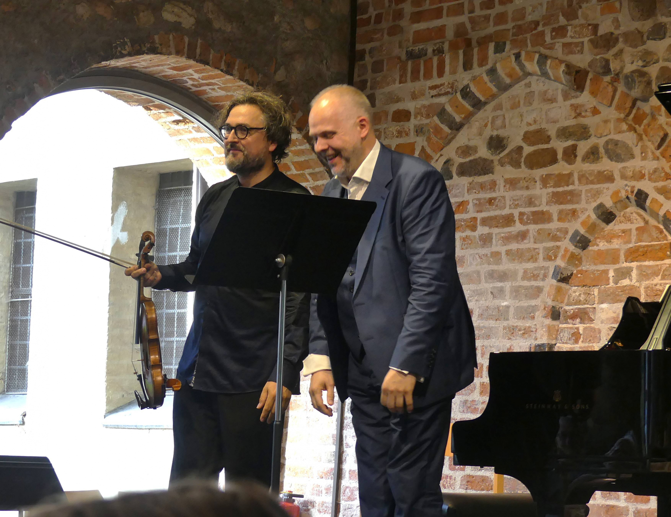 Professor Alpers und Professor Hempel bei der Sommerakademie in Uelzen